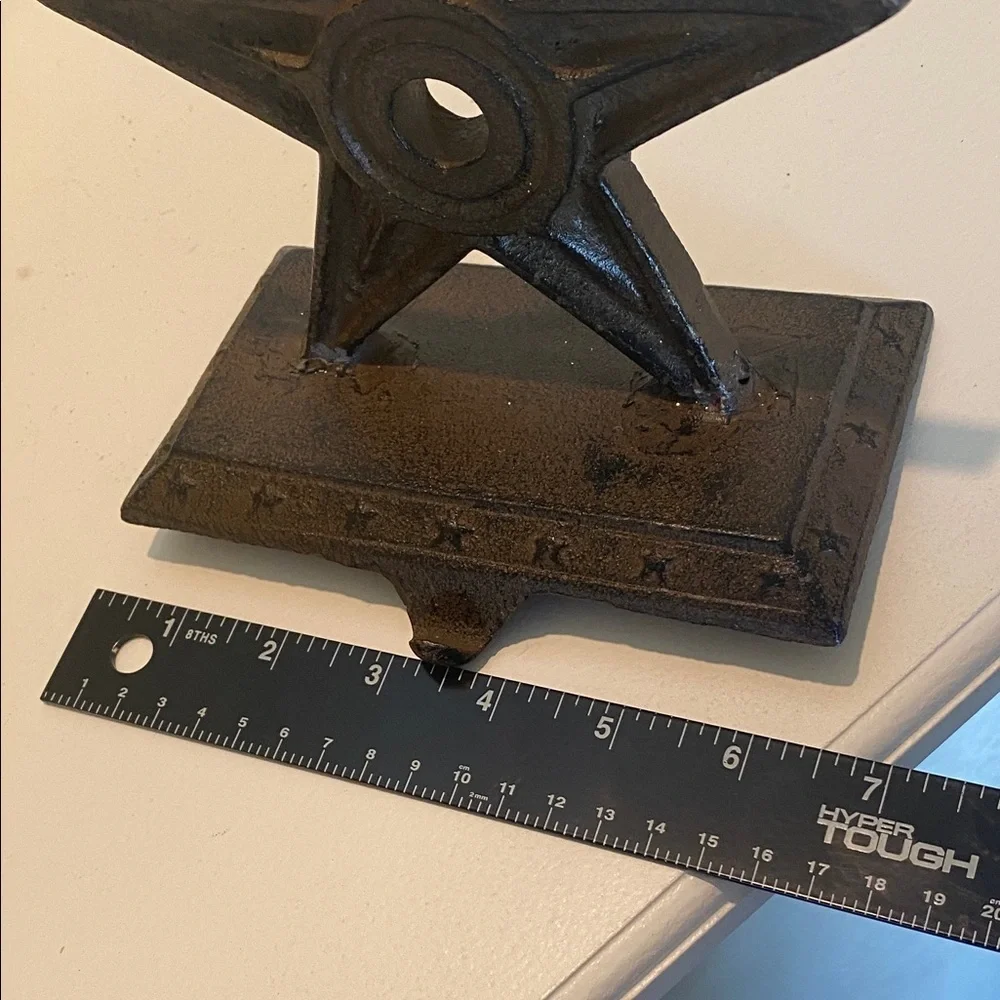 Rustic Star Shaped Metal Decor. Cast Iron Stocking Holder. Brown.